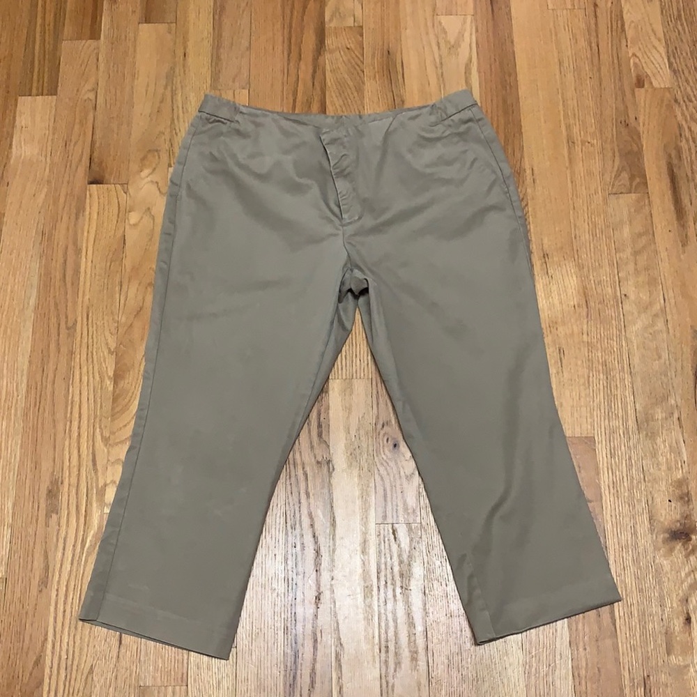 ✨Worthington Tan Capri Slacks✨